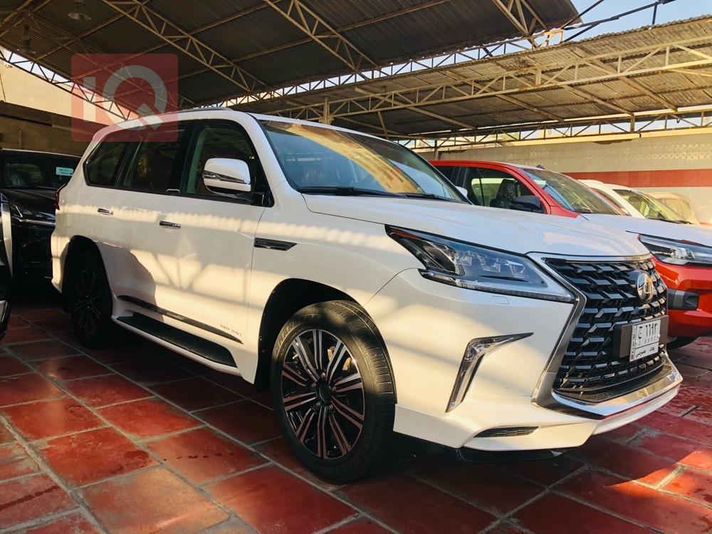 Lexus LX